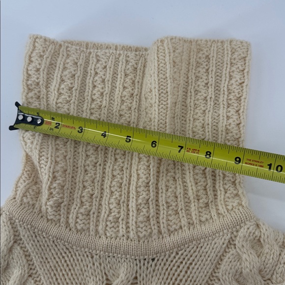 Carraig Donn Turtleneck Sweater Cable Knit 100% Merino Wool Ivory Size Small - Picture 13 of 13